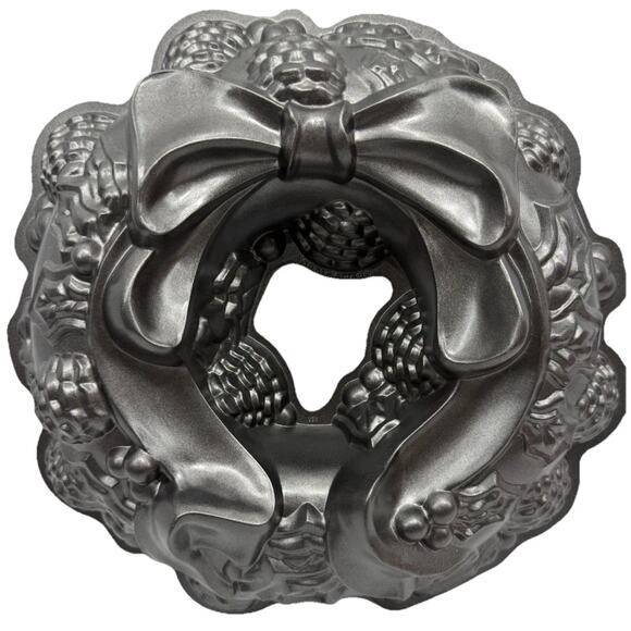 NORDIC WARE Holiday Wreath Pan Bundt Cake Platinum Collection USA Large 13" Exc - Picture 1 of 5